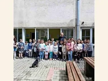 Kucheto i deteto da bidat veseli i bezbedni prijateli 1