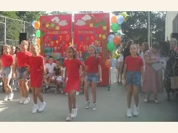 Srekjen i uspeshen pochetok na shkoluvanjeto, dragi prvachinja! 1