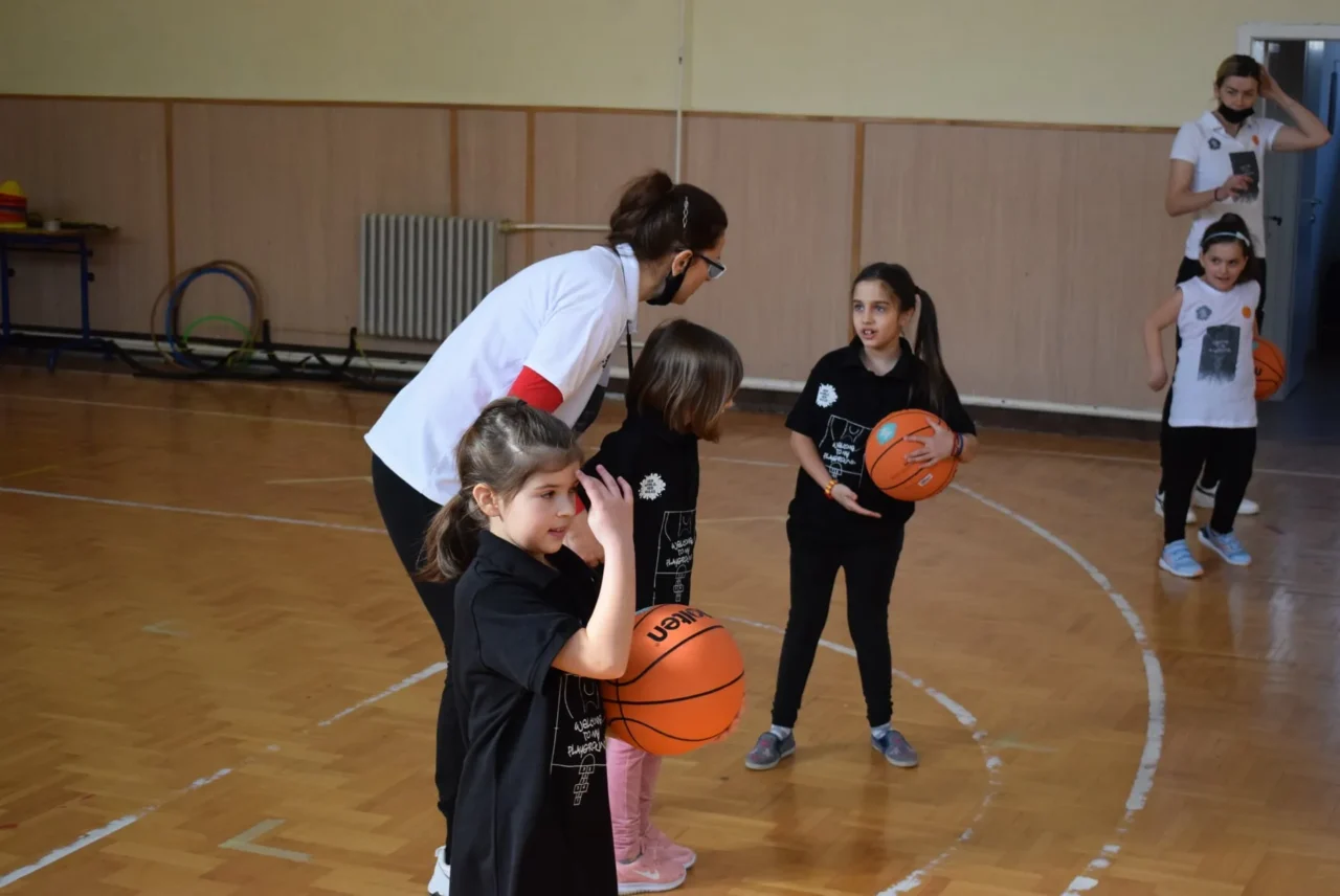 Проект на ФИБА девојчињата ги тренираше Јелена Антиќ