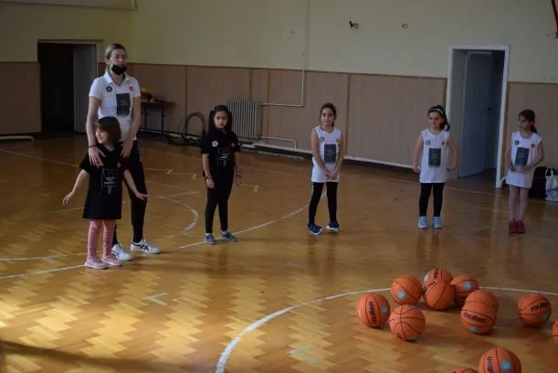 Проект на ФИБА девојчињата ги тренираше Јелена Антиќ