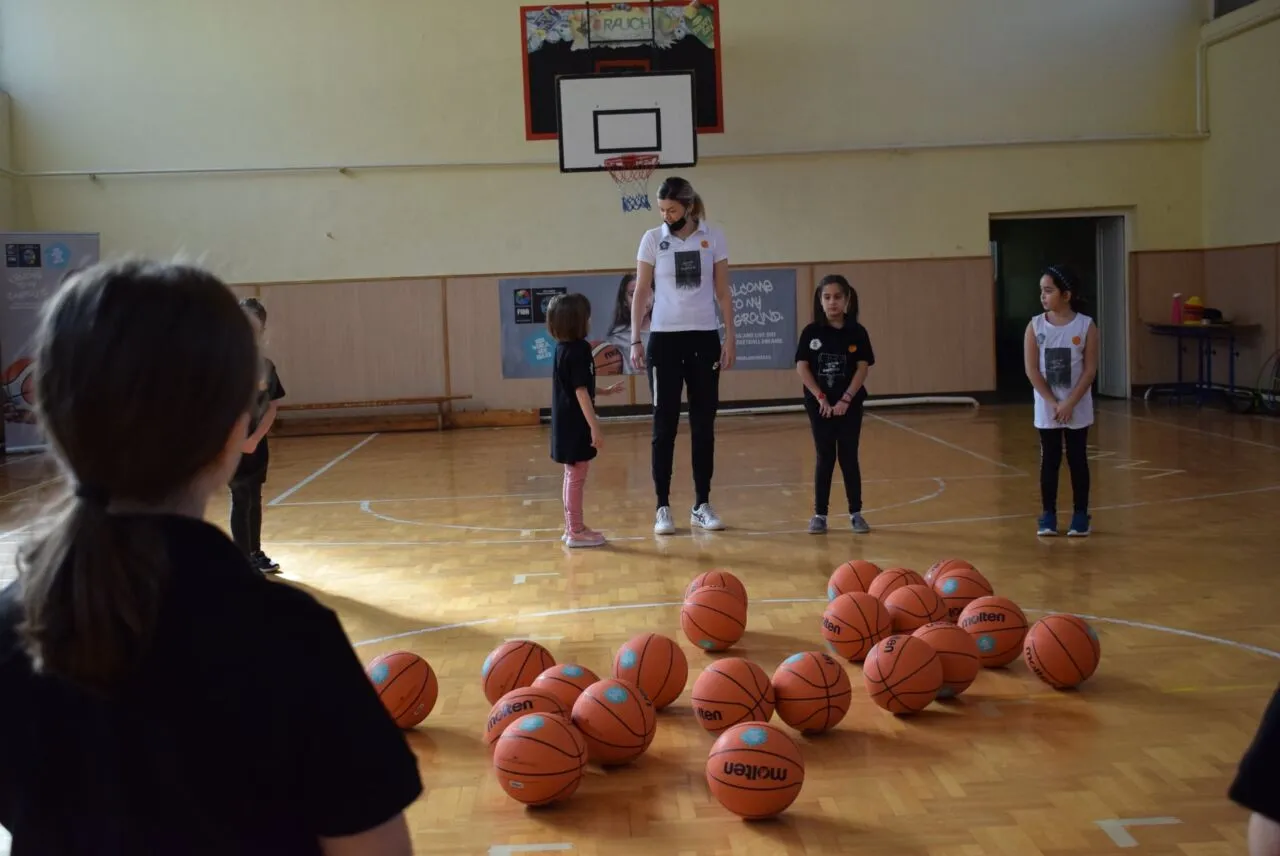 Проект на ФИБА девојчињата ги тренираше Јелена Антиќ