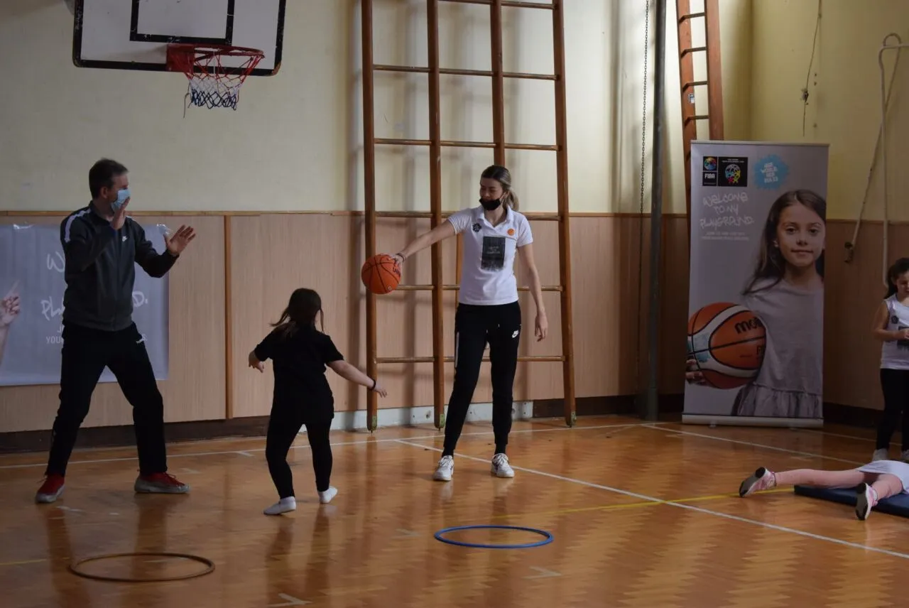 Проект на ФИБА девојчињата ги тренираше Јелена Антиќ