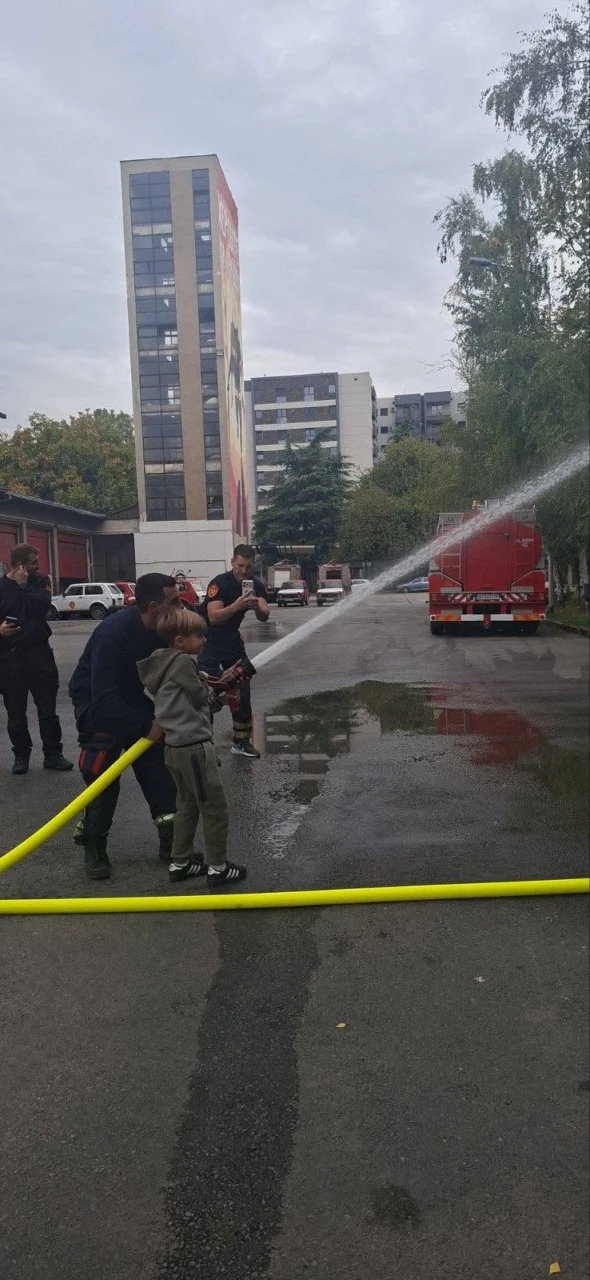 Посета на противпожарната станица во Автокоманда